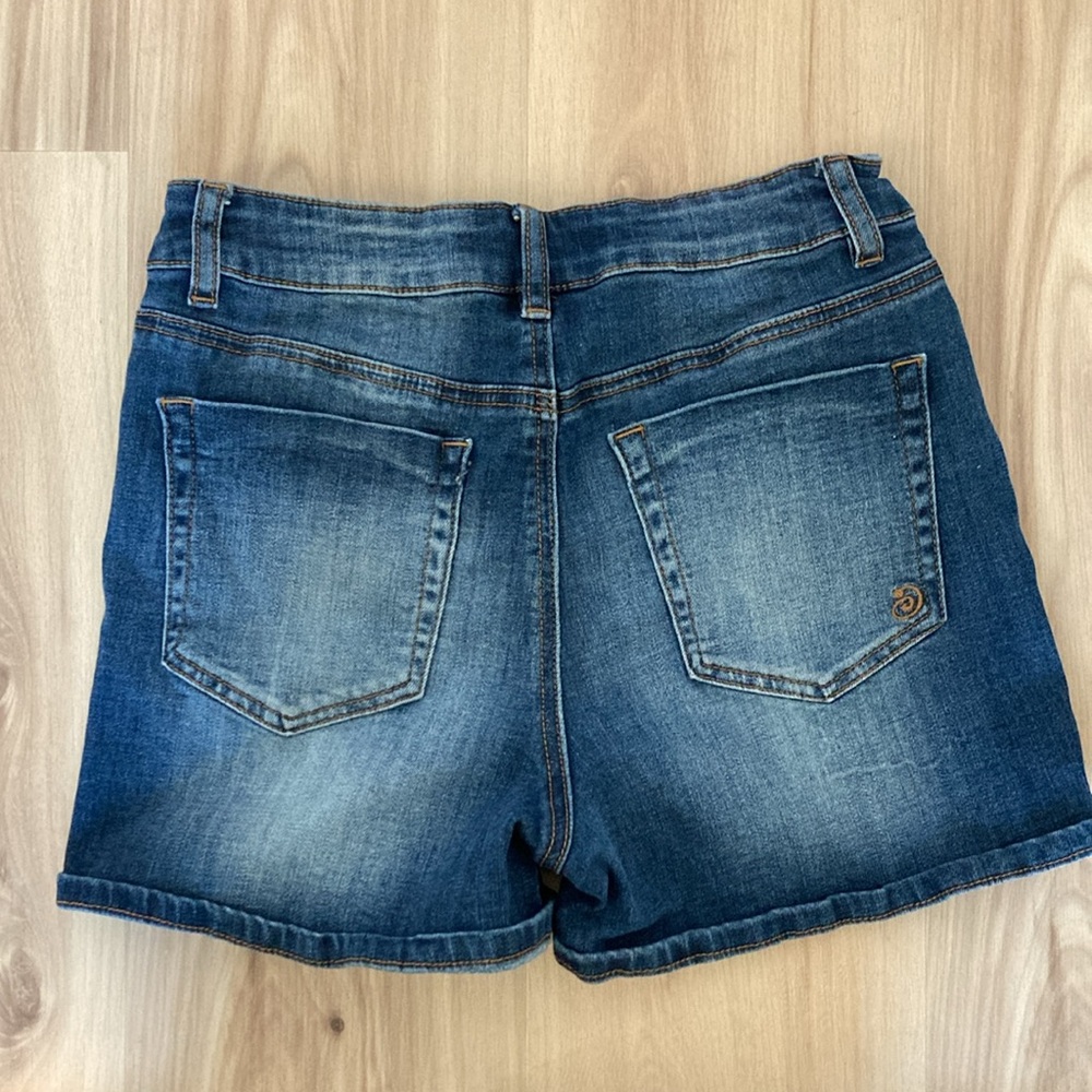 Dark wash midi jean shorts - Picture 2 of 2